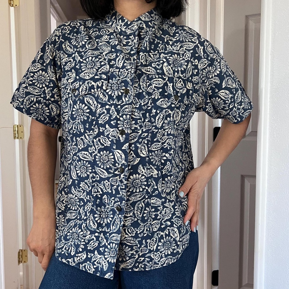 vintage 90s blue floral short sleeve‎ button down cotton shirt Petite small - Picture 3 of 12